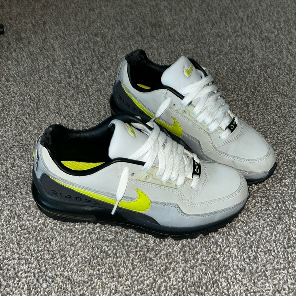NIKE AIRMAX